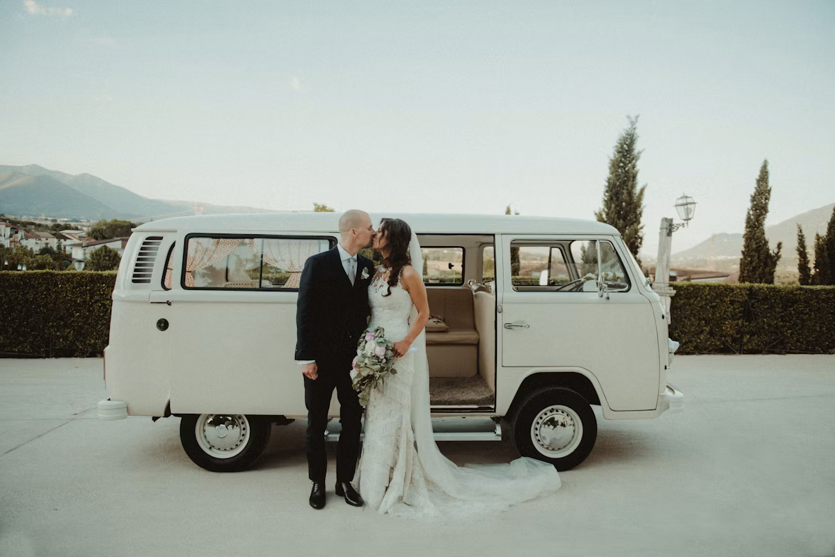 Cedar Invites Singleton Club for single wedding guests